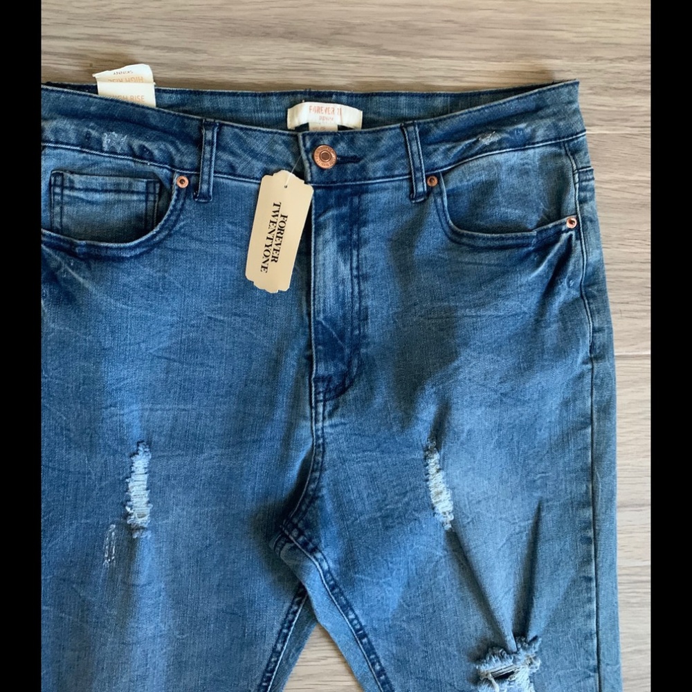 High Rise Distressed Jeans - Picture 7 of 9
